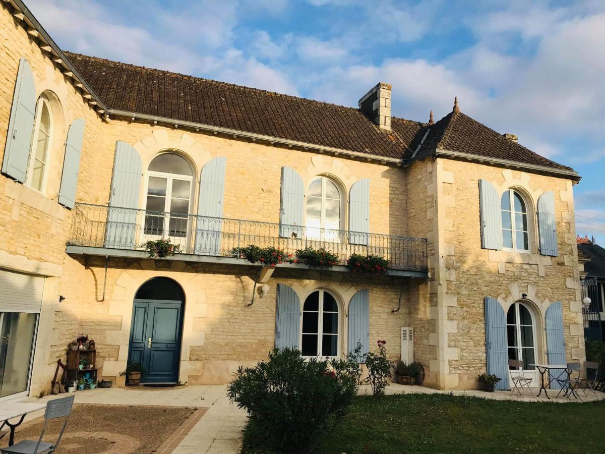 Les Clos Bleus Neuville-de-Poitou Exterior photo